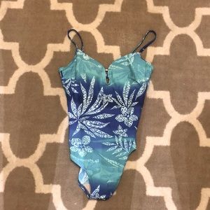 Christina bathing suit 12